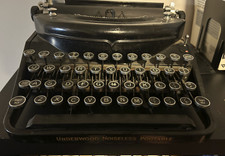 Vintage Typewriter Black Underwood Noiseless Portable: Excellent Condition thumbnail