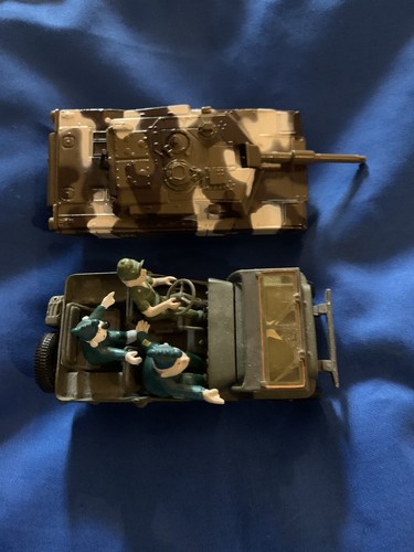lot of two pull back army tank &rare vintage gate beetle bailey jeep 1/32 - Picture 4 of 7
