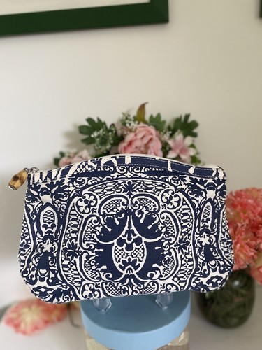 Donna Dixon Cynthia Blue Clutch Medallion Canvas Bamboo Pull Cruise Beachy NWOT - Picture 12 of 12