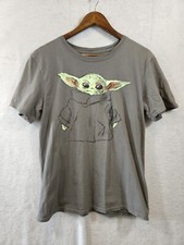 Mad Engine Mens Star Wars Medium Mandalorian Grogu Baby Yoda TShirt EUC