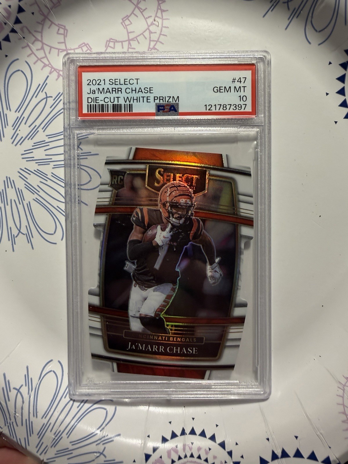 2021 Panini Select Concourse Ja'Marr Chase #47 White Prizm Die-Cut /99 (RC)