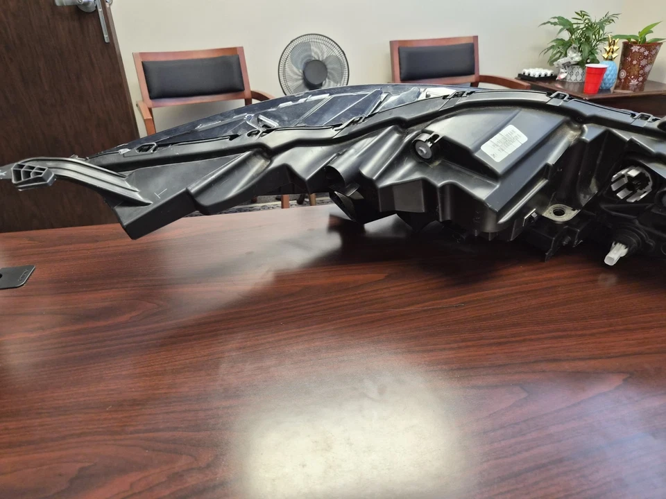 Faro LED LH conductor Toyota Sienna LE/XLE 2021 2022 2023 2024 FABRICANTE DE EQUIPOS ORIGINALES Foto 2 de 4