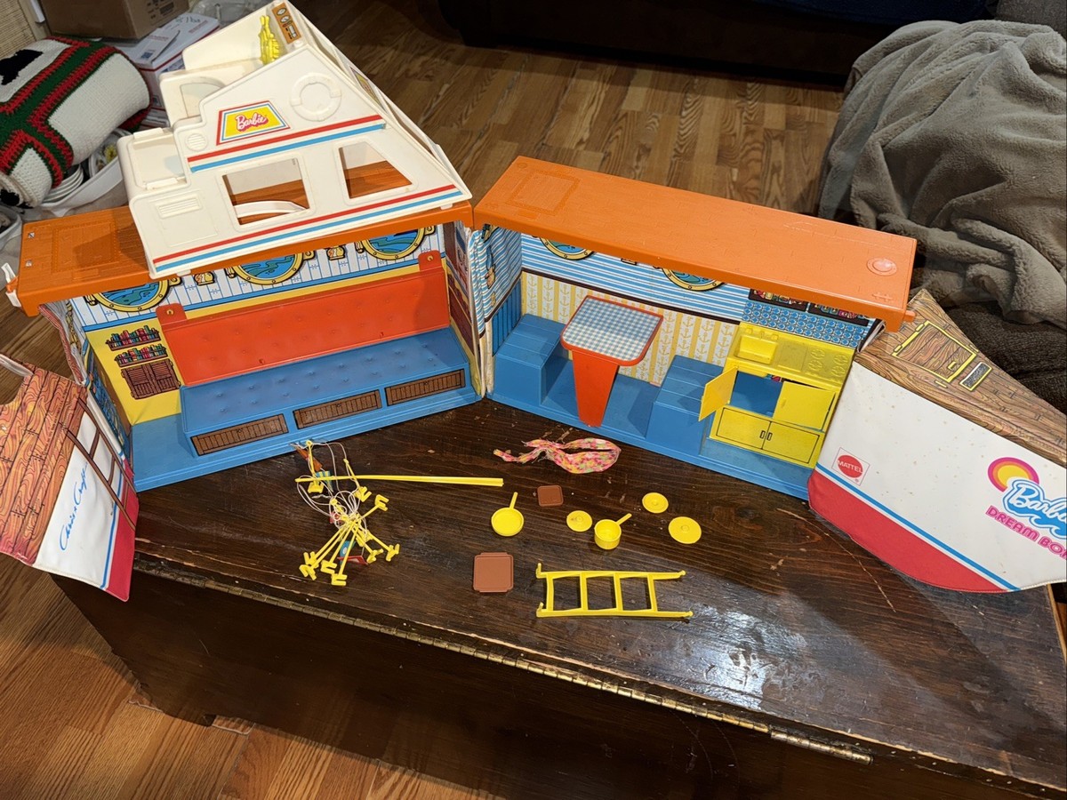 Vintage 1974 Barbie Dream with some accessories not 100% complete