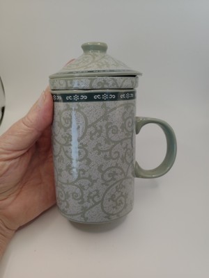 Oriental Style Porcelain  Tea Cup Infuser Steep Brew Green Flowers