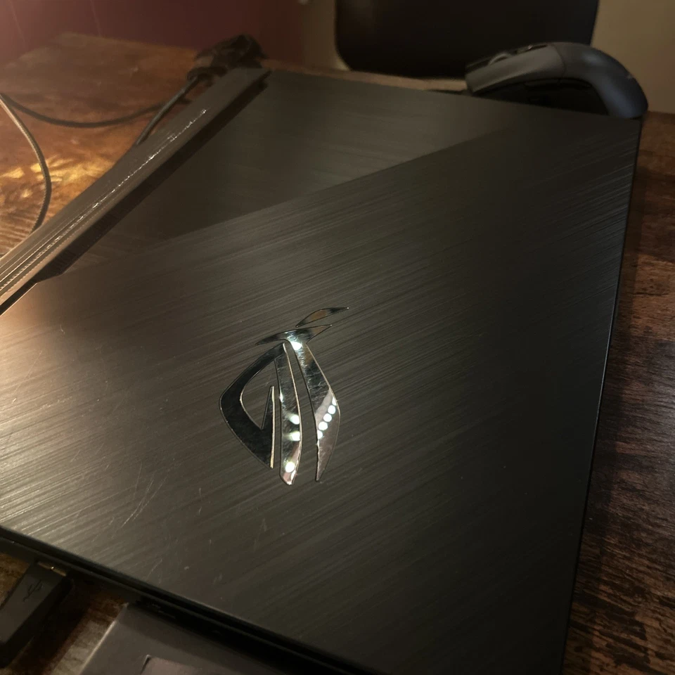Asus ROG Strix Gaming Laptop 8GB, with mouse and charger - Image 4 of 4