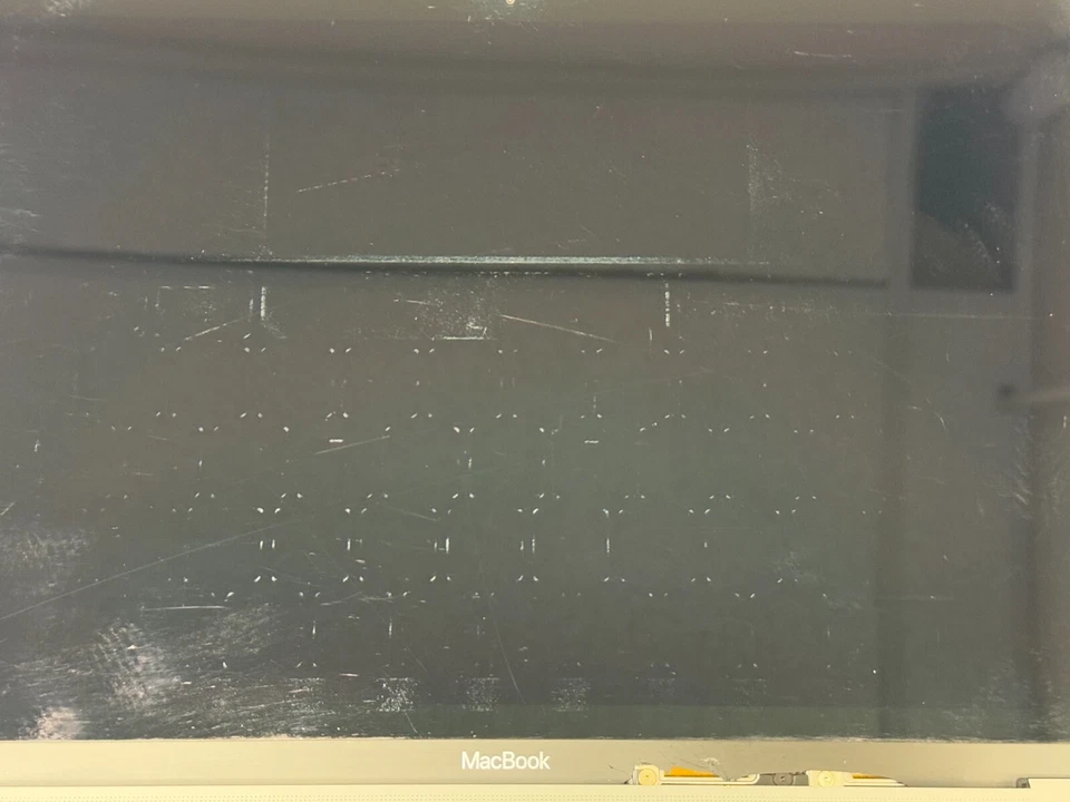 Apple MacBook Air 2017 12" (m3-7Y32 - 8GB RAM - 256GB SSD - MNYF2LL/A)* - Image 3 of 4