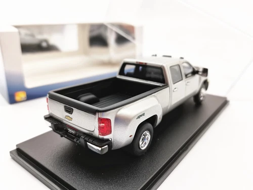 GLM 1/43 For Chevrolet Silverado 3500HD 4x4 pick-up truck Model Toys - Picture 5 of 6
