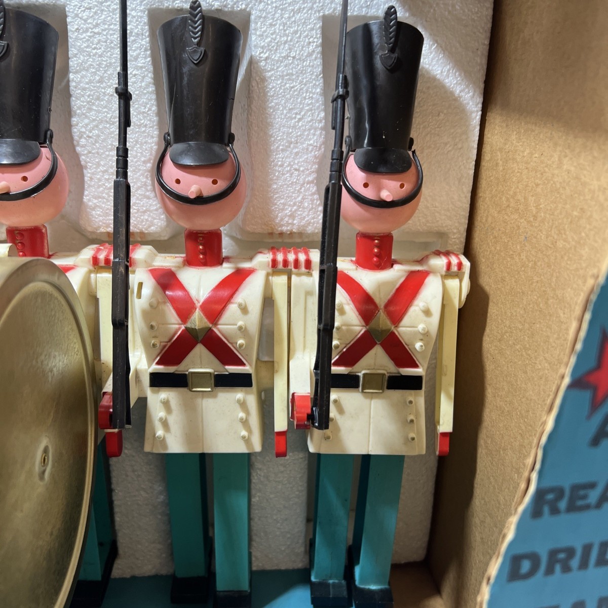 Vtg MARX Toy The Big Parade Marching Soldiers W/ Guns Drums