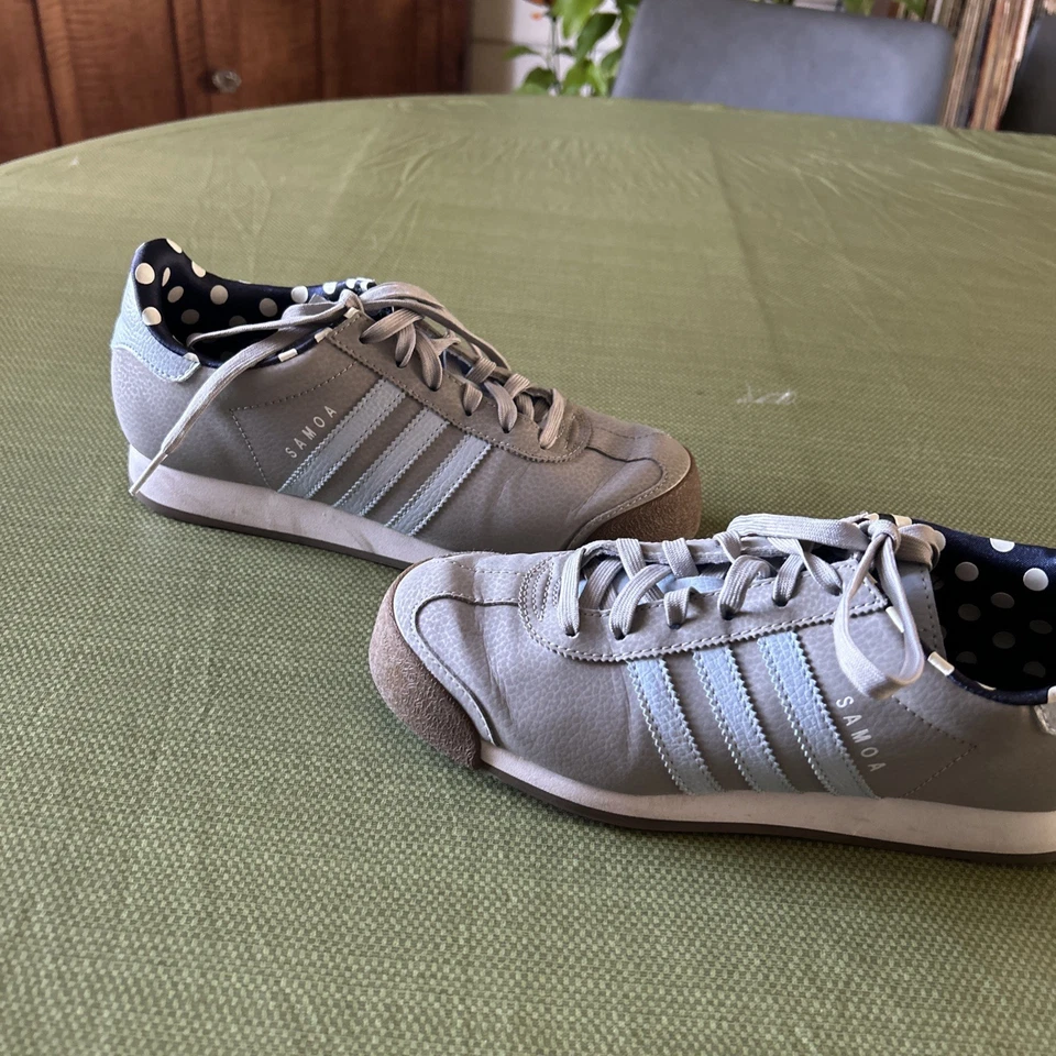 Zapatos para mujer Adidas Samoa talla 7 gris Foto 3 de 4