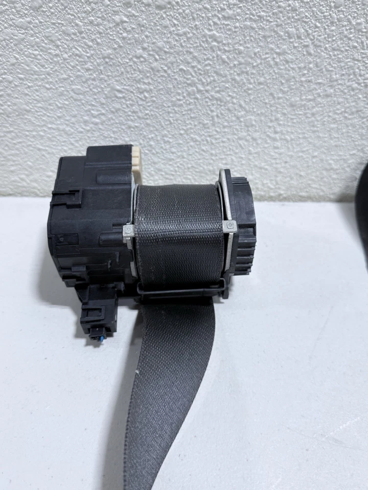 07-14 Jaguar X150 XK XKR Front Left Driver Seat Belt Retractor Black OEM #3579 - Image 2 of 4