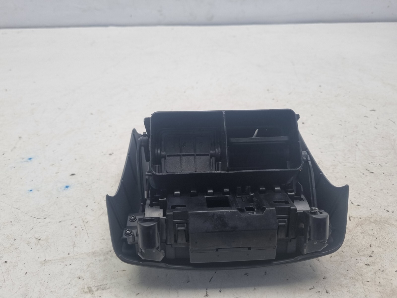 MERCEDES W211 AIR VENT TRIM REAR CENTRE 2118300954 ECLASS 2003 2006