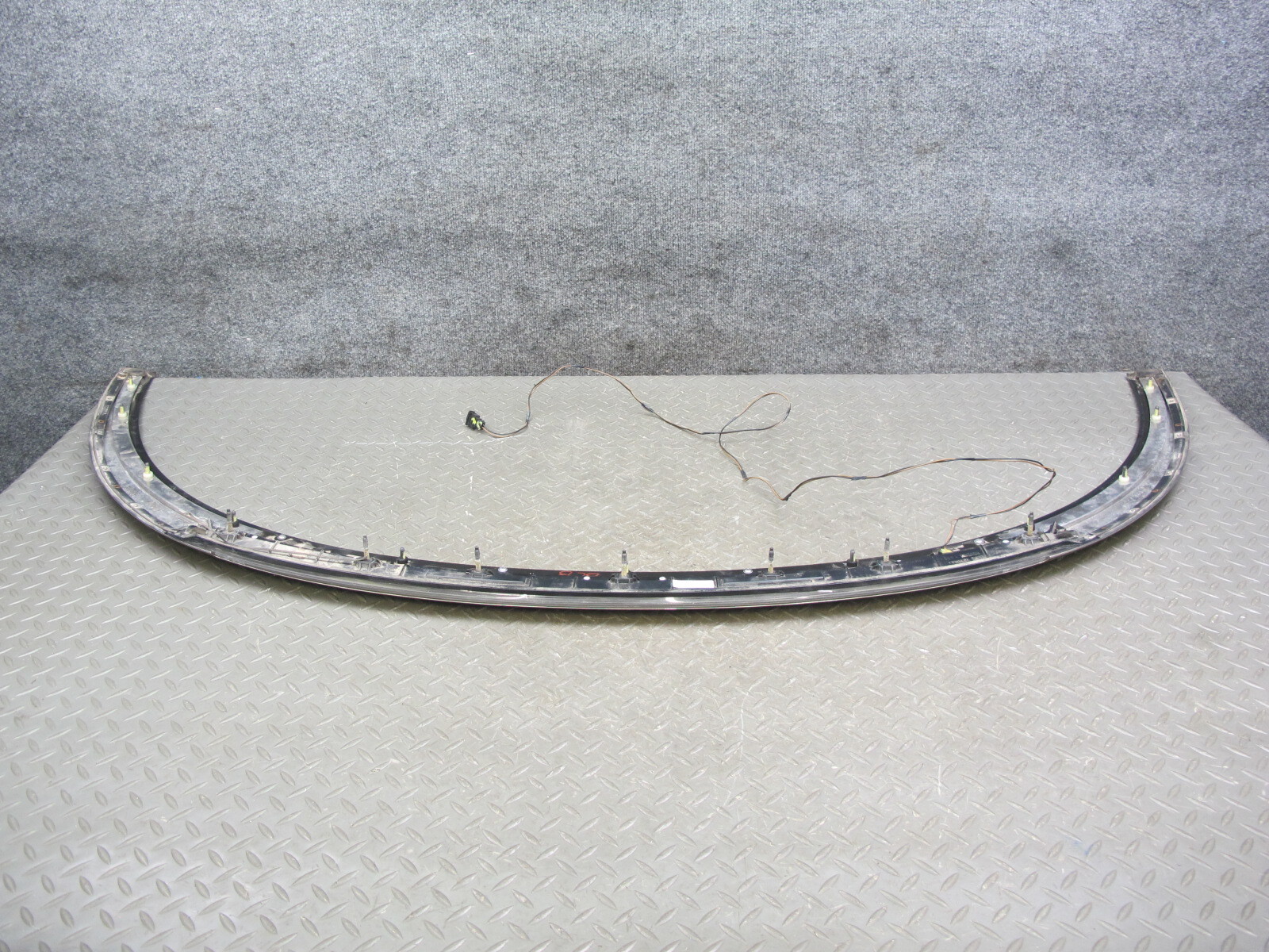 07-10 BENTLEY CONTINENTAL GTC REAR CHROME TRIM MOLDING COVER W BRAKE LIGHT