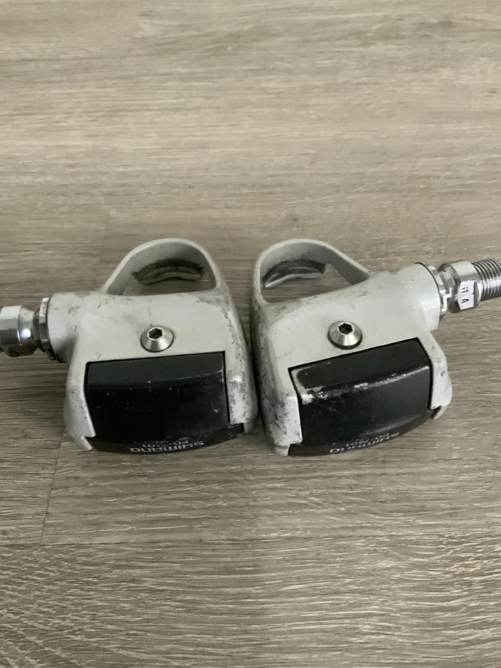 PEDALES SIN CLIP SHIMANO DURA ACE MODELO 7401 GRIS ASPECTO COMPATIBLE Foto 3 de 4