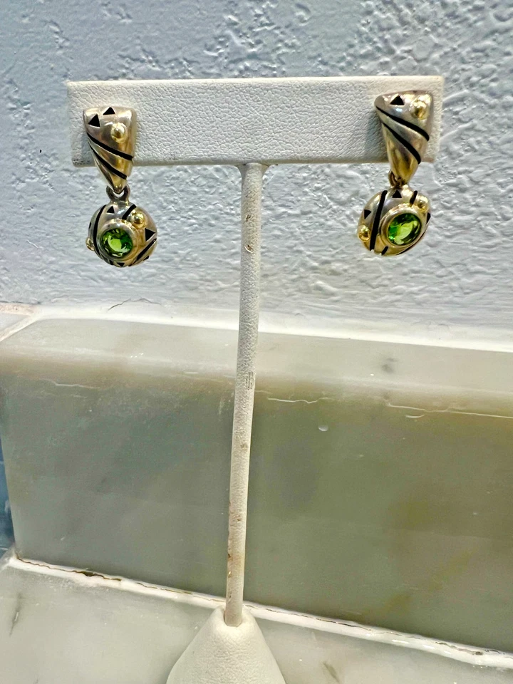 Brincos pendurados peridoto Denver Designer John Atencio SS com ouro 18k - Imagem 2 de 4