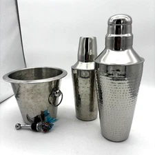 Oggi Hammered Stainless Steel Bar Set Shakers Ice Bucket & Fish Glass Stopper