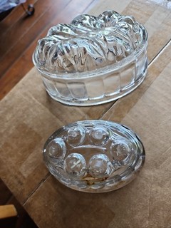 VINTAGE SMALL GLASS JELLO OR JELLY MOLDS SET OF 2