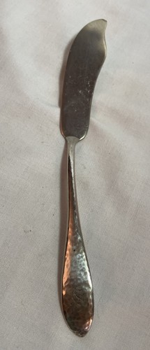 PURITAN - WALLACE GEHÄMMERTES STERLING BUTTERMESSER Monogramm "S"