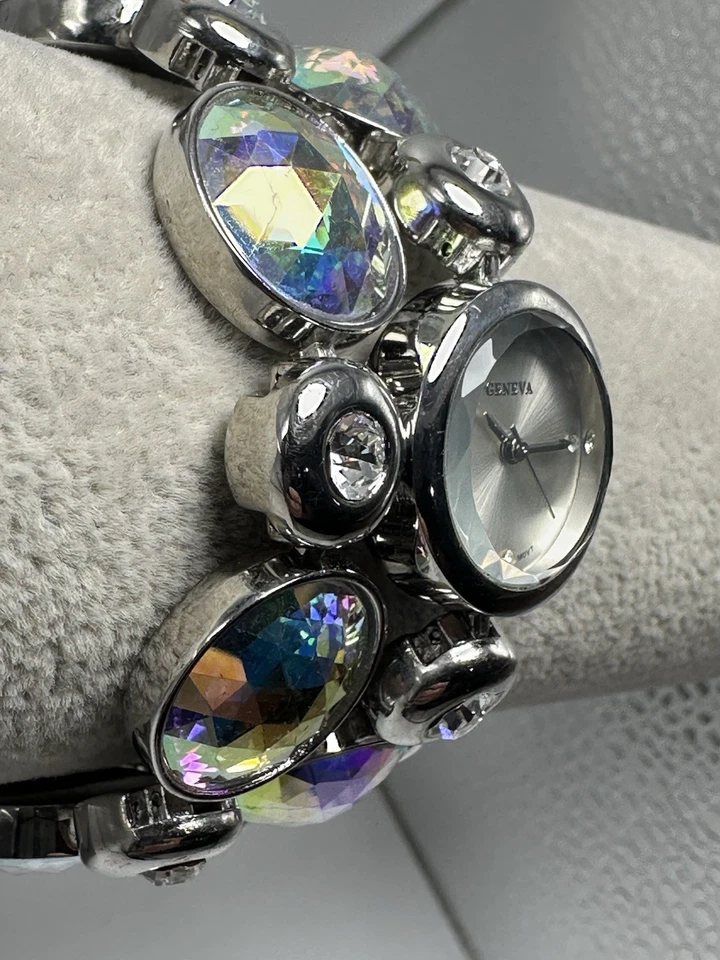 Reloj Geneva 7102 Batería Nueva Damas 22MM 7" Muchos Cristales Foto 4 de 4