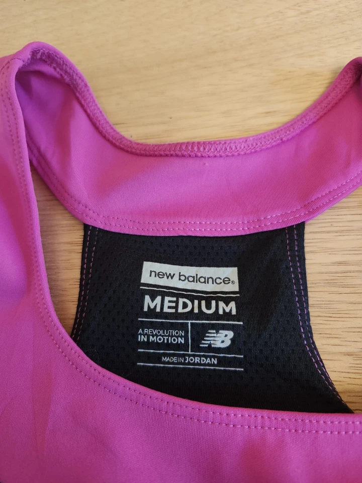 Camiseta sin mangas NEW BALANCE para mujer mediana negra y rosa poliéster aclarador seco Foto 2 de 4