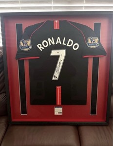 Cristiano Ronaldo Signed Manchester United Jersey PSA Auth Soccer Framed