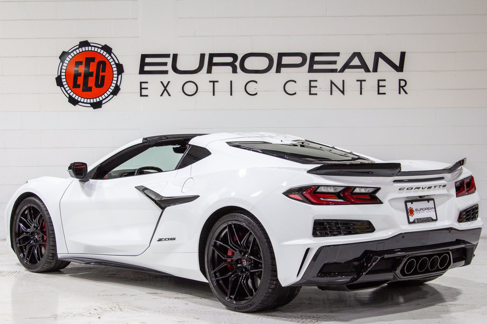 2023 White Chevrolet Corvette   | C8 Corvette Photo 8