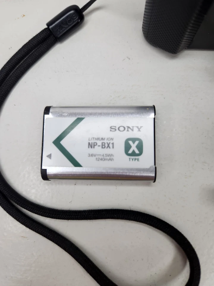 Sony Cyber-shot DSC-HX90V Digital Camera – 18.2MP, 30x Zoom *READ DESCRIPTION* - Image 4 of 4