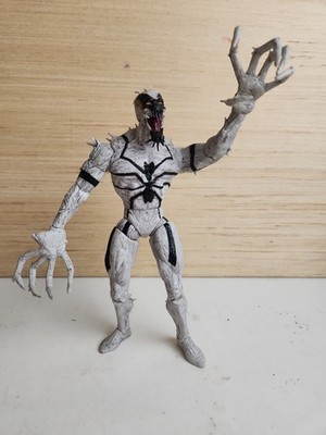 Anti Venom Marvel Diamond Select 7'' White Black Symbiote Action Figure