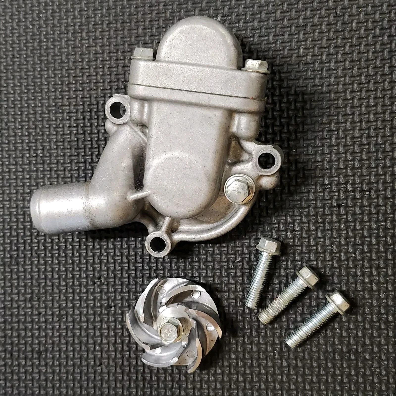 268.kapupu 1995 - 2004 Kawasaki KX250 Water Pump Cover 16142-1159 (6D)