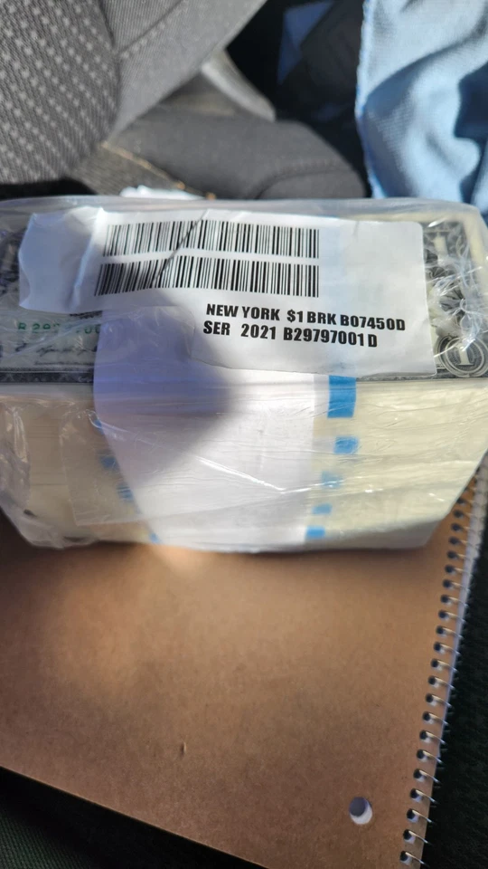 New 2021 New York $1 One Dollar Bills Whole Brick Sealed Uncirculated $1000 FV - Image 3 of 4