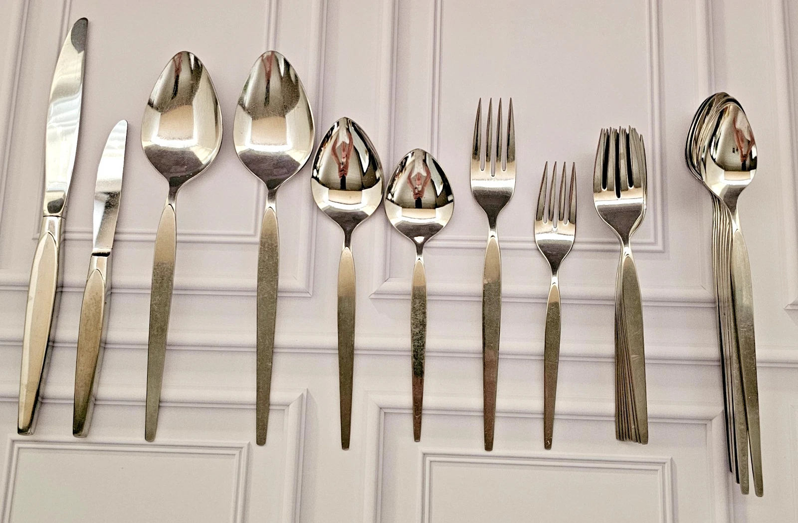 Lot of 24 Oneida Community SATINIQUE (Older Pattern) Stainless Flatware
