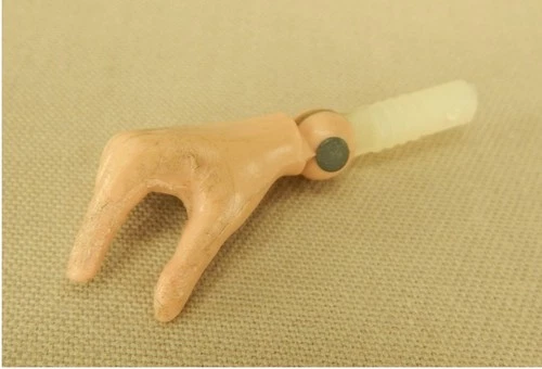 Vintage 1970 Hasbro GI Joe AT Action Figure Right Hand Arm Parts C6