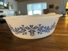 Vintage Glasbake J514 2 Quart Round Casserole Dish White Blue Pinwheel Flowers