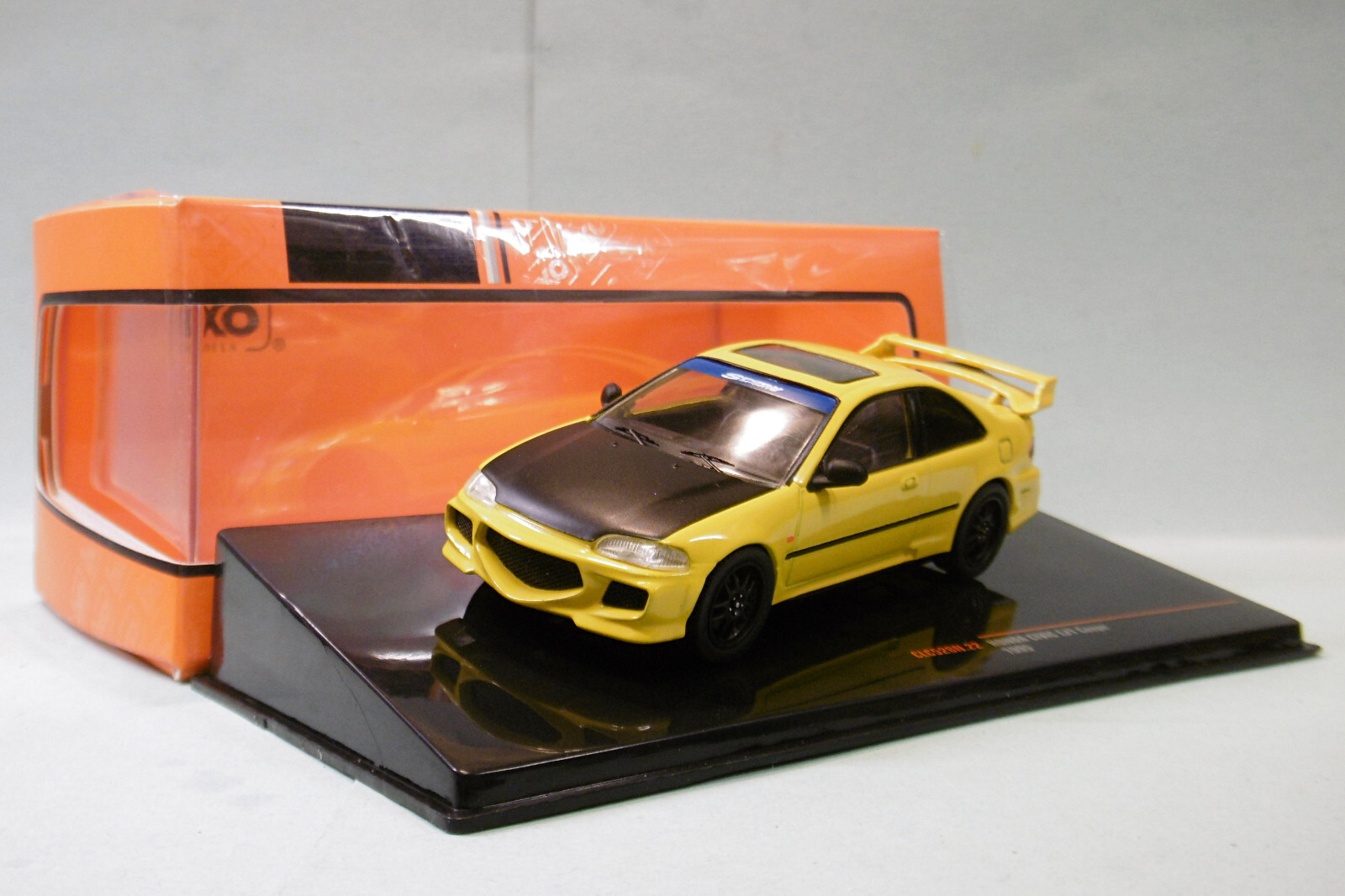 Honda Civic EJ1 1995 jaune Ixo : la miniature 1/43 rare pour compléter votre collection