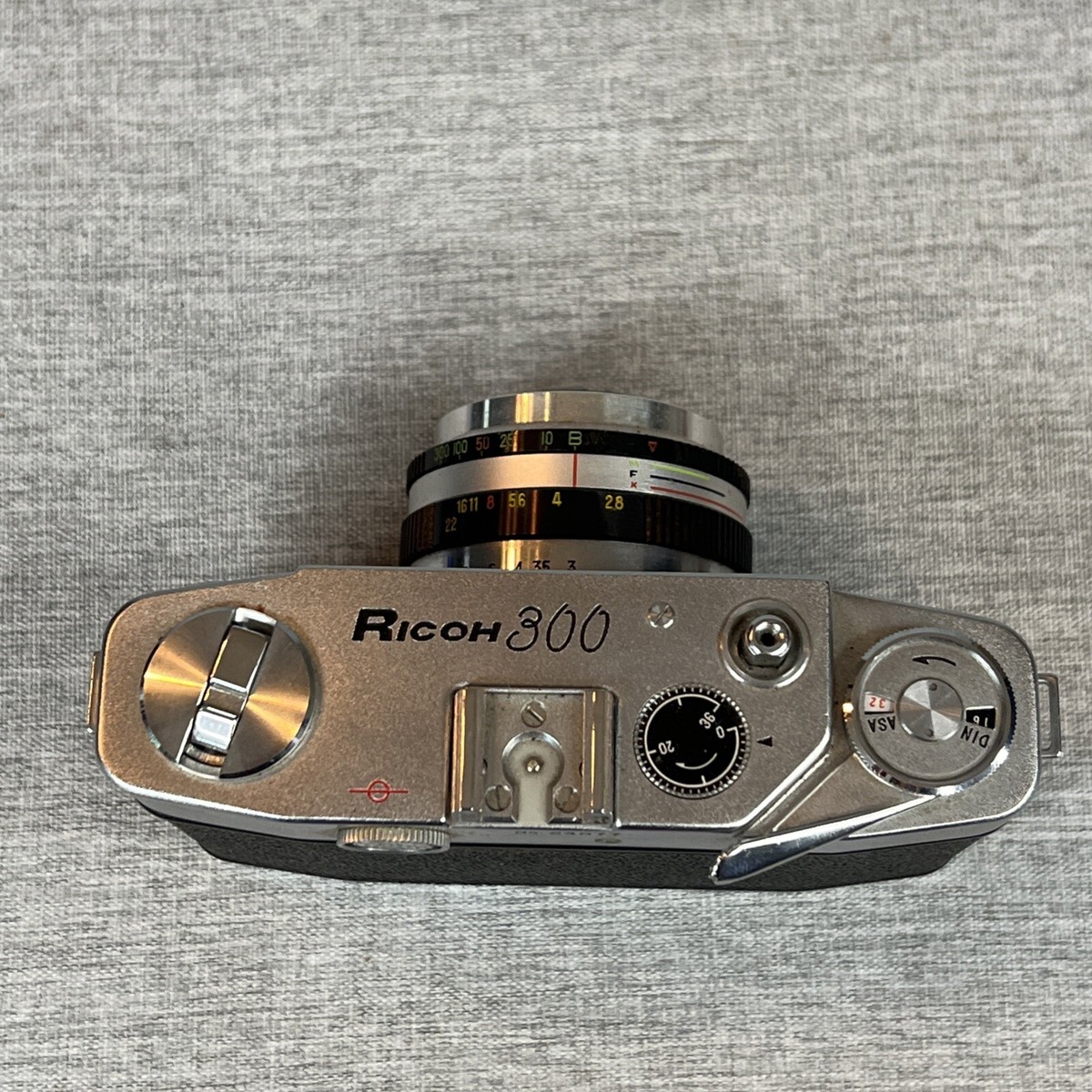 RICOH 300 35mm Rangefinder Camera, 1:2.8 4.5cm Riken Ricoh