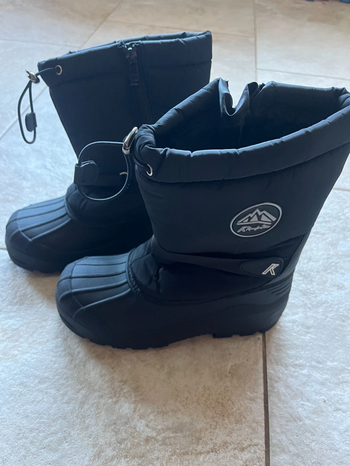 K KomForme Snow Boots for Boys & Girls SIZE 4 Warm Waterproof Slip Resistant