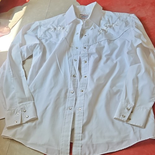 Country Charmers Women's White Western Show Shirt Floral Embroidery Snap Buttons