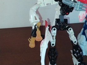 LEGO BIONICLE Set 8916, Takadox (2007) WITH BOX and NO INSTRUCTIONS + SQUIDS