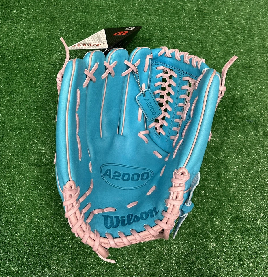 Wilson A2000 12.25" D25 Baseball Softball Pitcher's Utility Glove - Left Handed - Image 2 of 4
