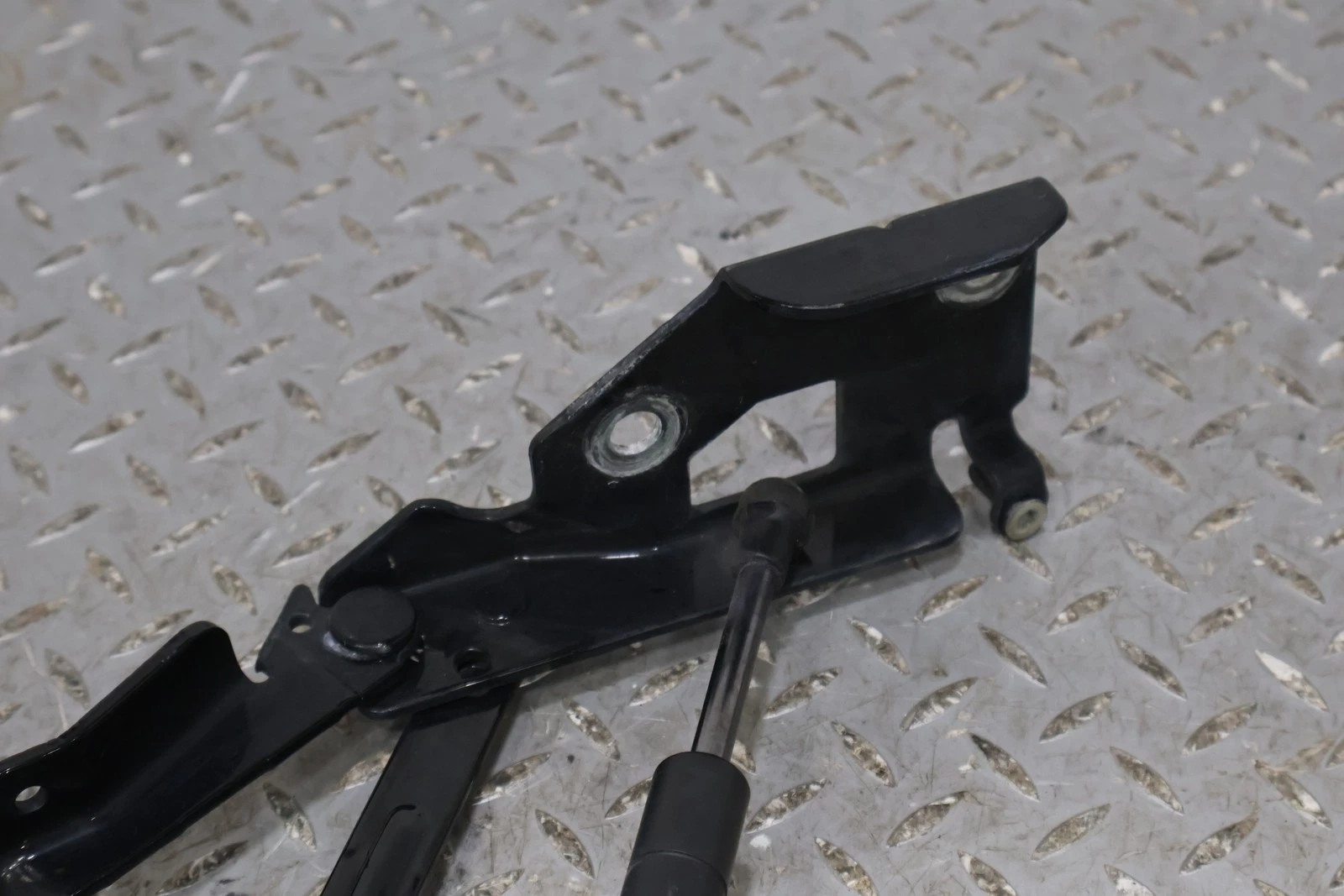 Bentley Flying Spur 2006-2012 Left, right Engine lid hinges Pair