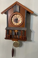 JOHN WAYNE CUCKOO CLOCK BRADFORD EXCHANGE 2009 *AS IS* Works but SEE photos
