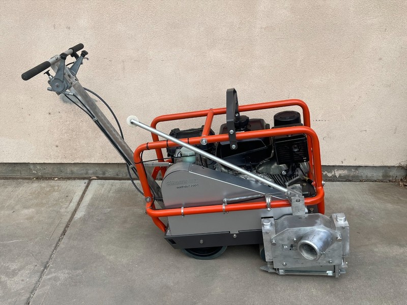 Husqvarna Soff-Cut 2000 Early Entry Concrete saw