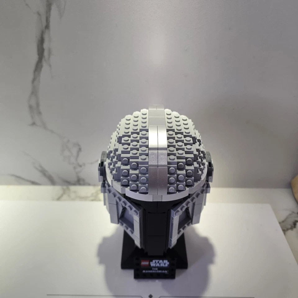 LEGO Star Wars 75328 The Mandalorian Helmet, photo 2 sur 5