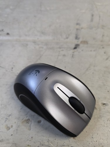 Logitech M-RBR125 Wireless Mouse with Dongle - Silver/Black - 第 1/8 張圖片