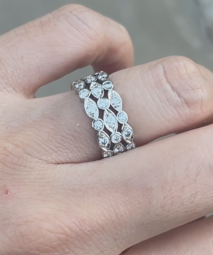 TIFFANY & CO. 3 ROW DIAMOND & PLATINUM MARQUISE SET JAZZ RING BOX