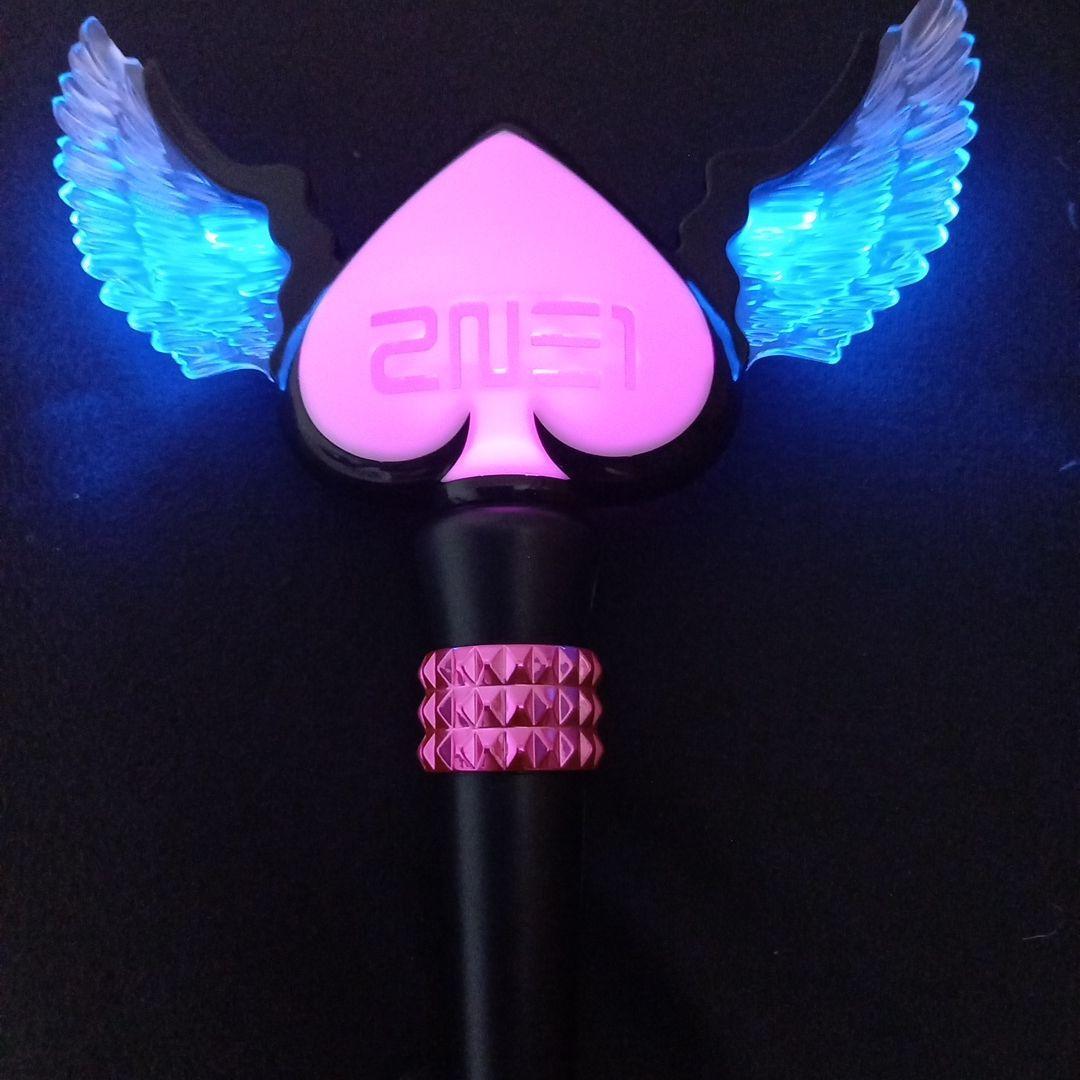 2NE1 2012 1st Global Tour NEW EVOLUTION Official Pen Light