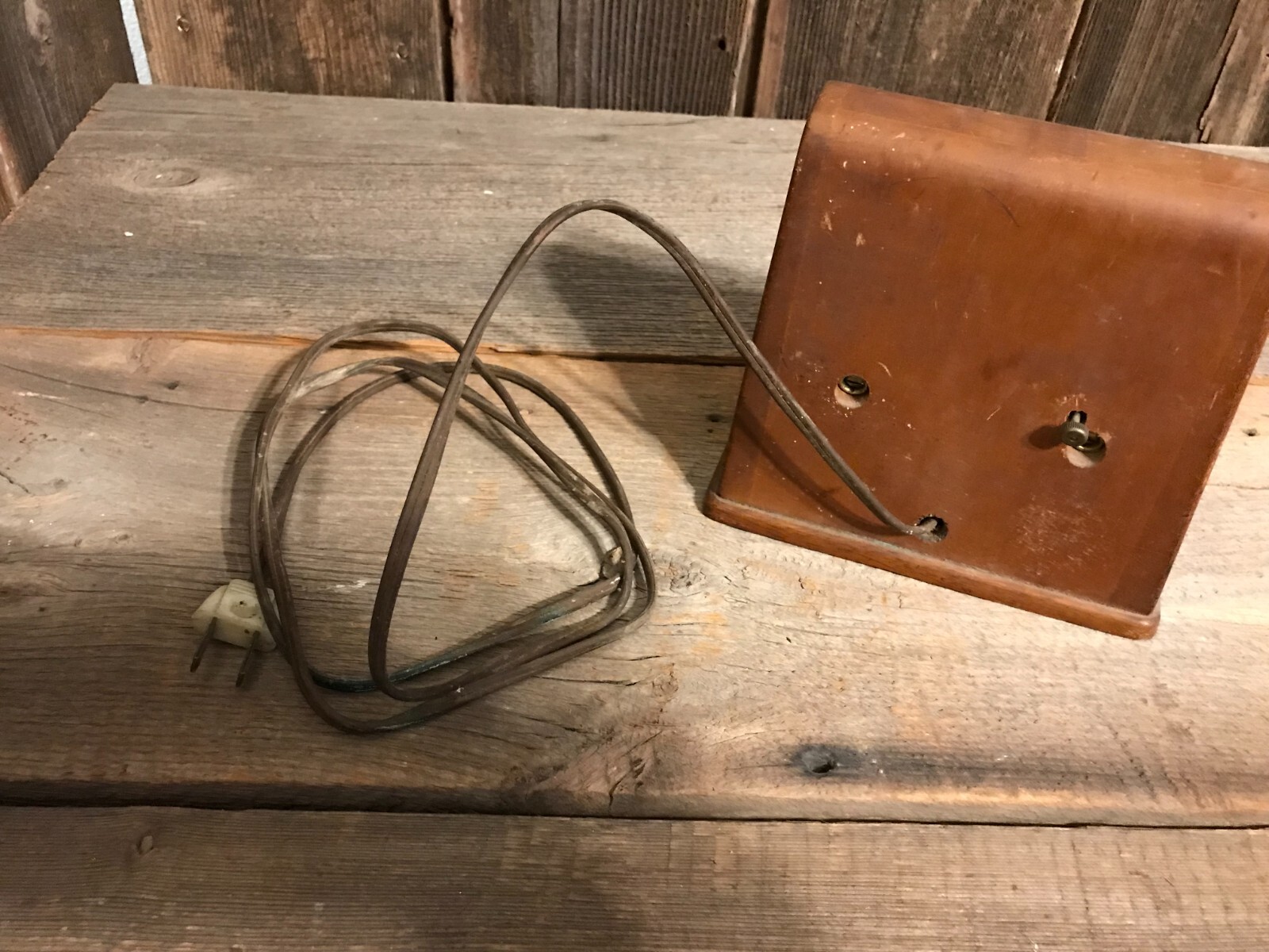 Antique 1938 TELECHRON Model 3H151 Wood Mantel Shelf Clock Works