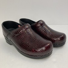 Sanita Patent Leather Clogs Slip On Faux Animal Skin MaroonBurgundy 39/8.5