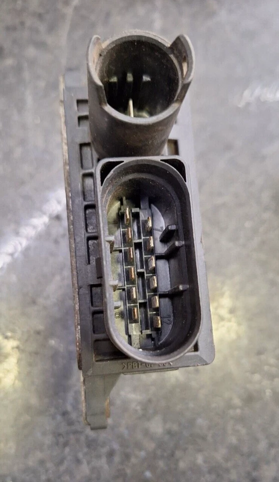 Unidad de control bujía incandescente mercedes-benz a6421533779 Foto 3 de 3