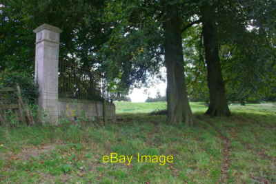 Photo 6x4 Wall pier at northern entrance (now unused) to The Hall Cold Ov c2016