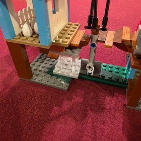 LEGO The Angry Birds Movie: Pig City Teardown (75824) Complete with Instructions